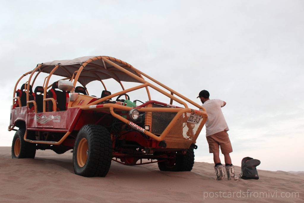 Tour of buggies and sand-board in Huacachina